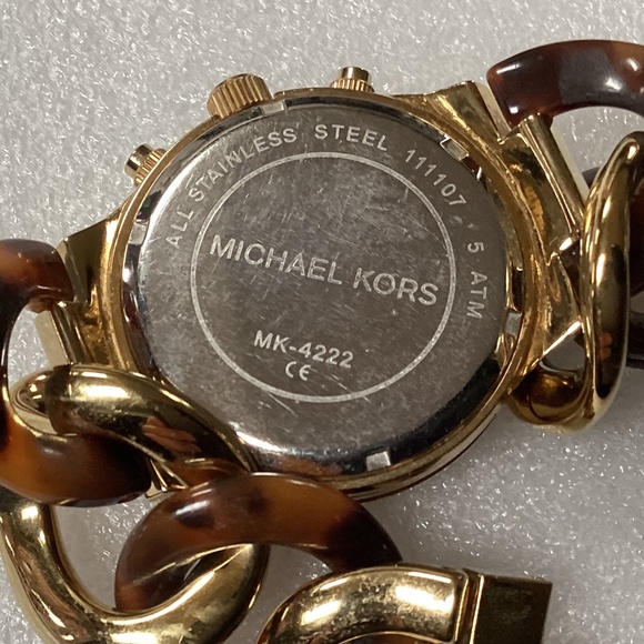 Michael Kors Women’s Runway Twist Chronograph Watch MK-4222 - Picture 10 of 16